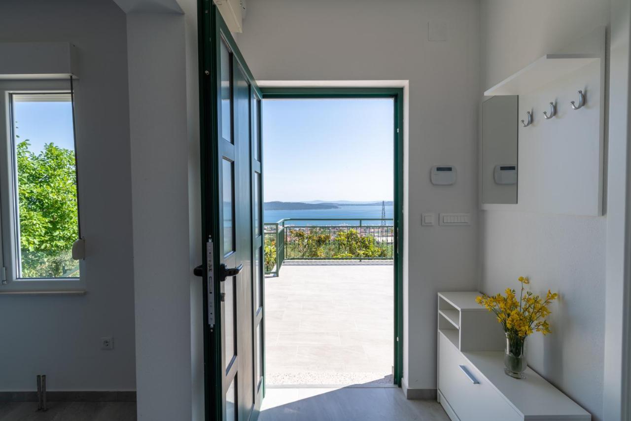 Kaštel Sućurac Private Villa Golden Hour With A View Of Split Area מראה חיצוני תמונה